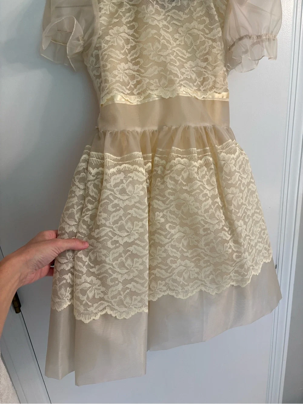 Vintage 1950s Girls Cream Lace Dress, First Communion, Flower Girl size 7/8